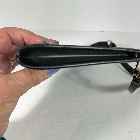 Louis Vuitton Epi leather pochette black. Very good condition - Picture 6 of 10